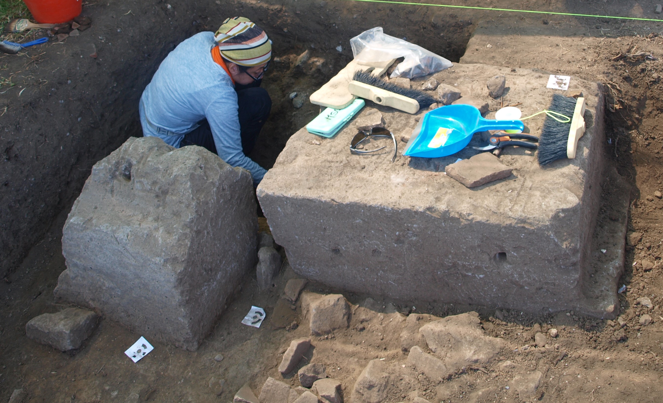 Deborah Chatr Aryamontri excavating at Villa of the Antonines Field School