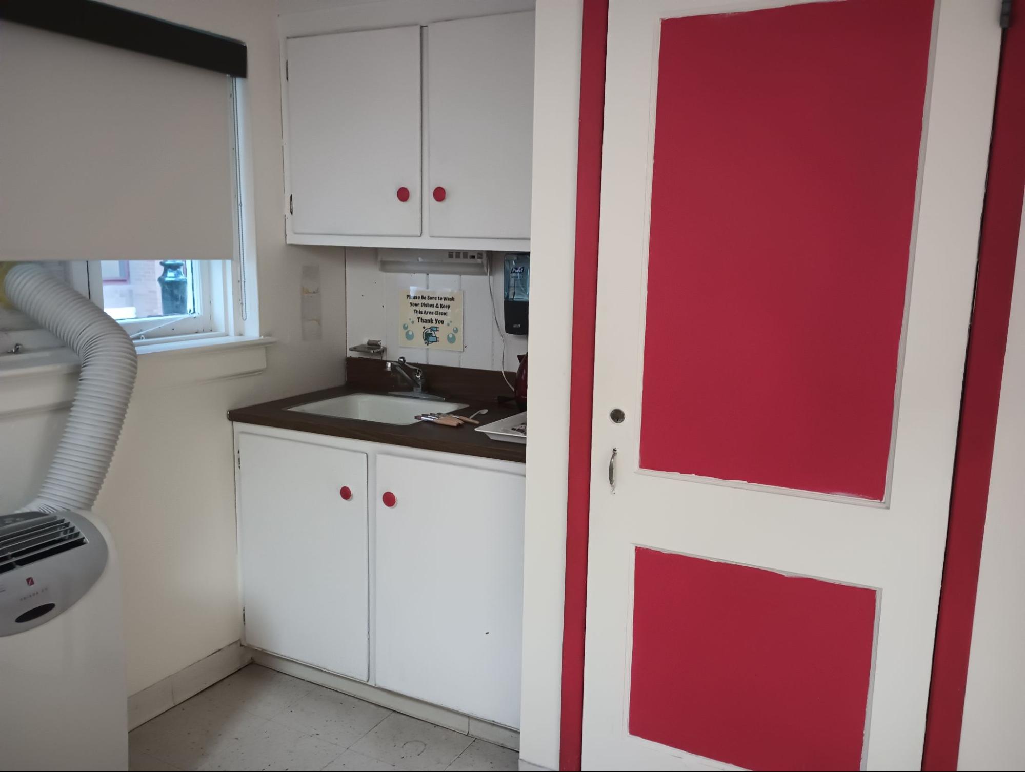 kitchen in the drop-in center