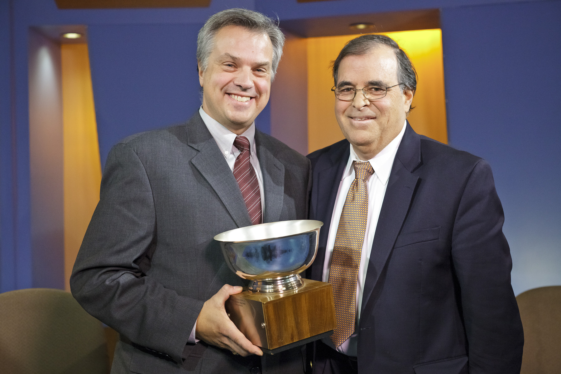 Kaminski and Rosenweig pose with the Allen B. DuMont Broadcaster of the Year Award.