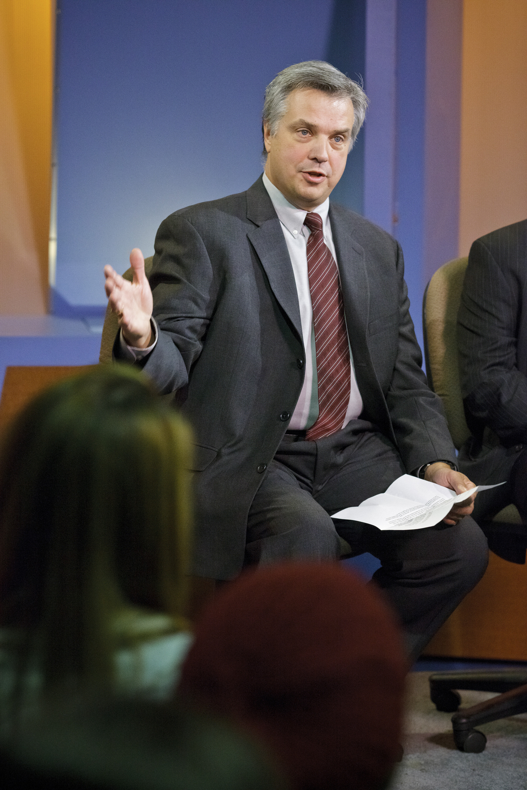 The veteran reporter shares his insights and experiences with the broadcasting students.