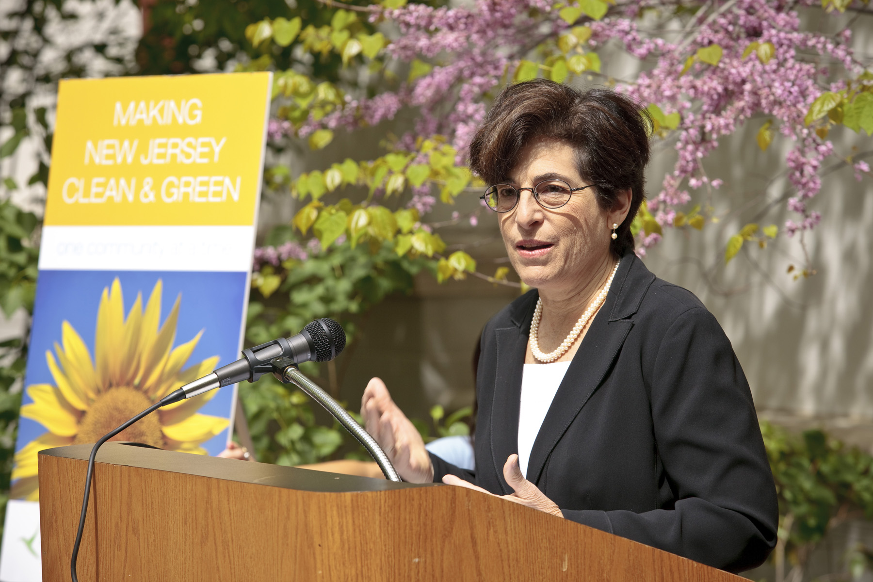 President Susan A. Cole welcomes guests to the opening of the PSEG Institute for Sustainability Studies.