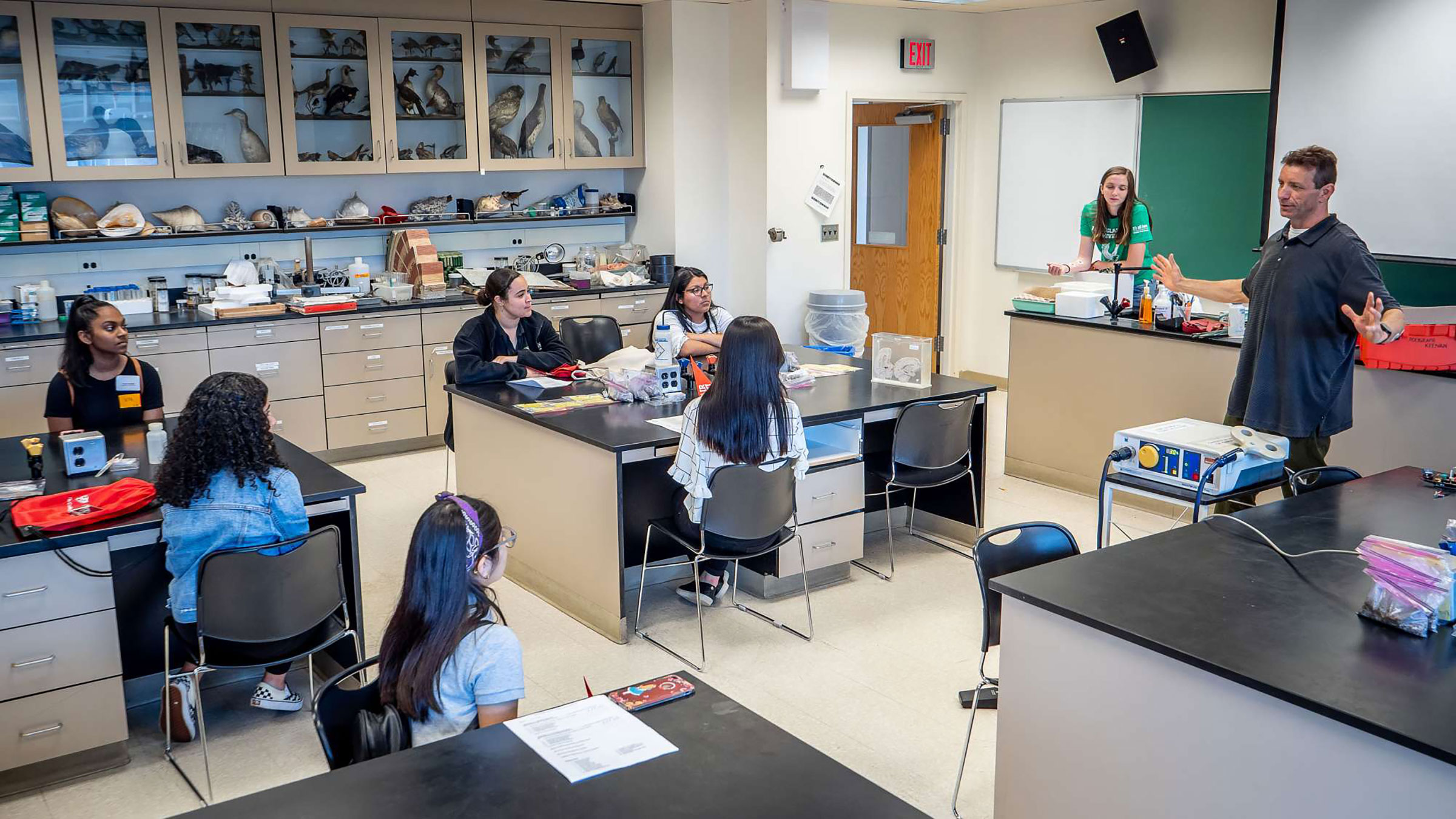 Professor Julian Keenan taught a lesson on the electricity of the human nervous system that included a demonstration where students observed the nerves in Professor Kennan’s hands and arms react to small shocks produced by of a transcranial magnetic stimulation (TMS) device, which uses magnetic fields to stimulate nerve cells in the brain.