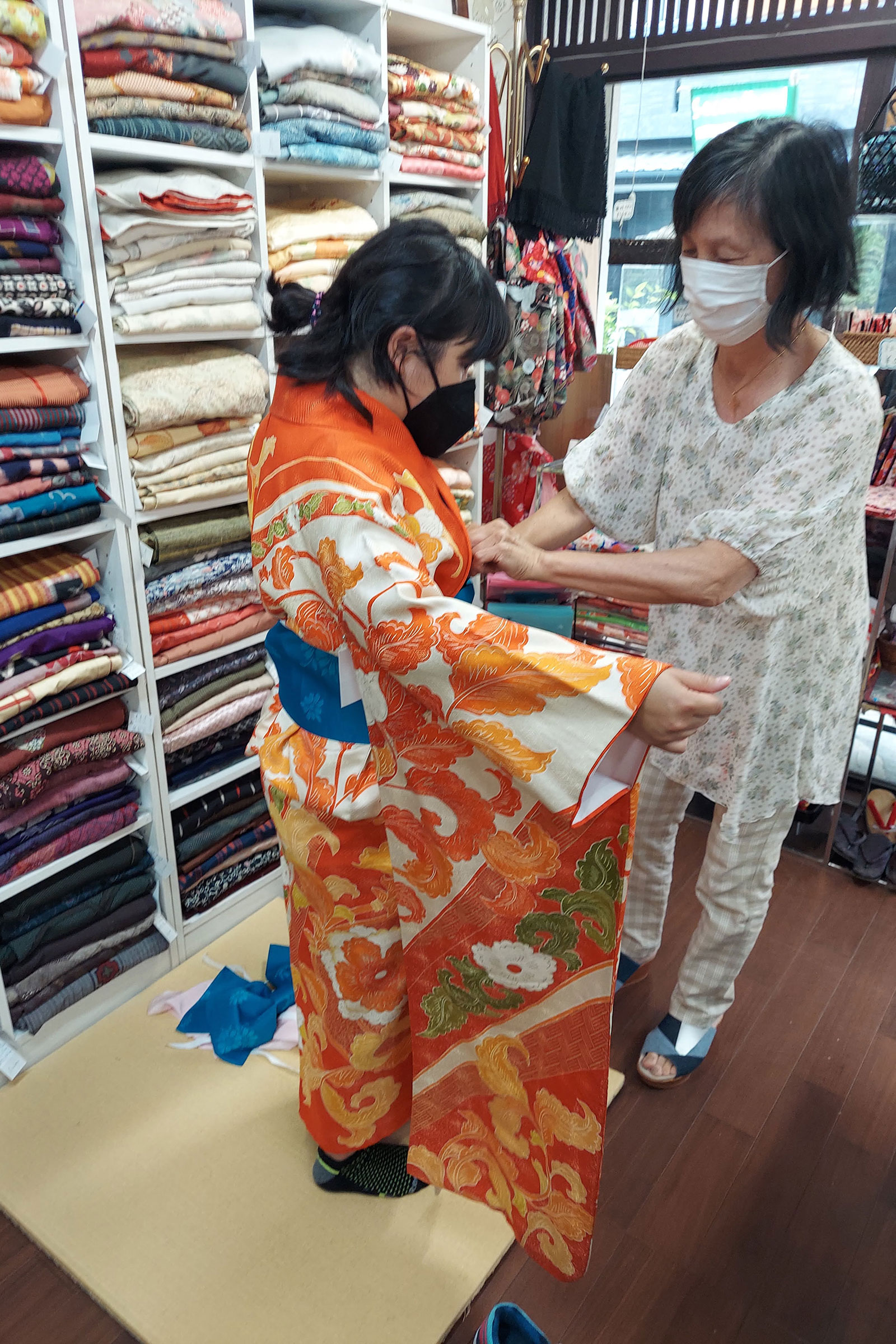kimono fitting