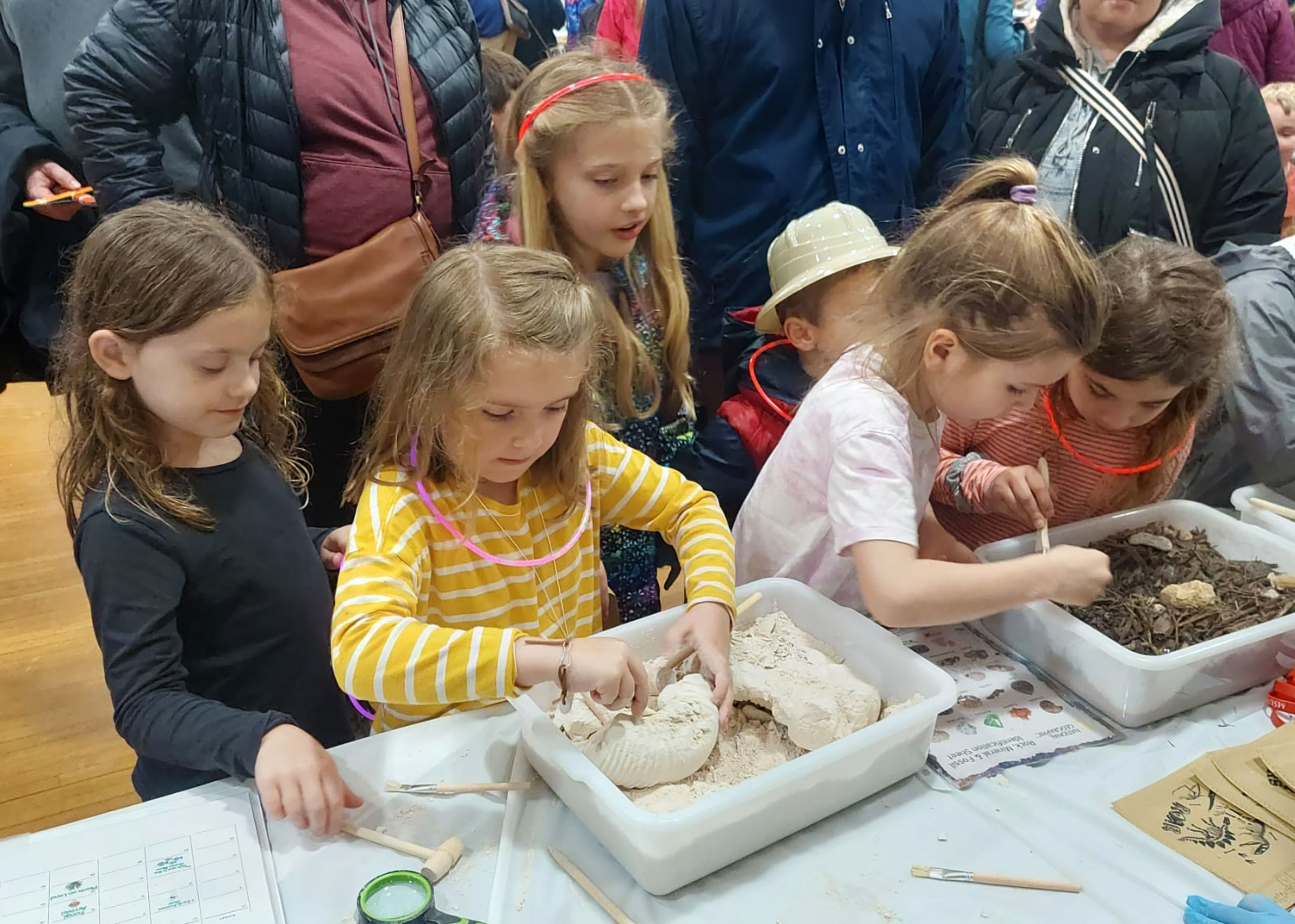 elementary school students at EAES table