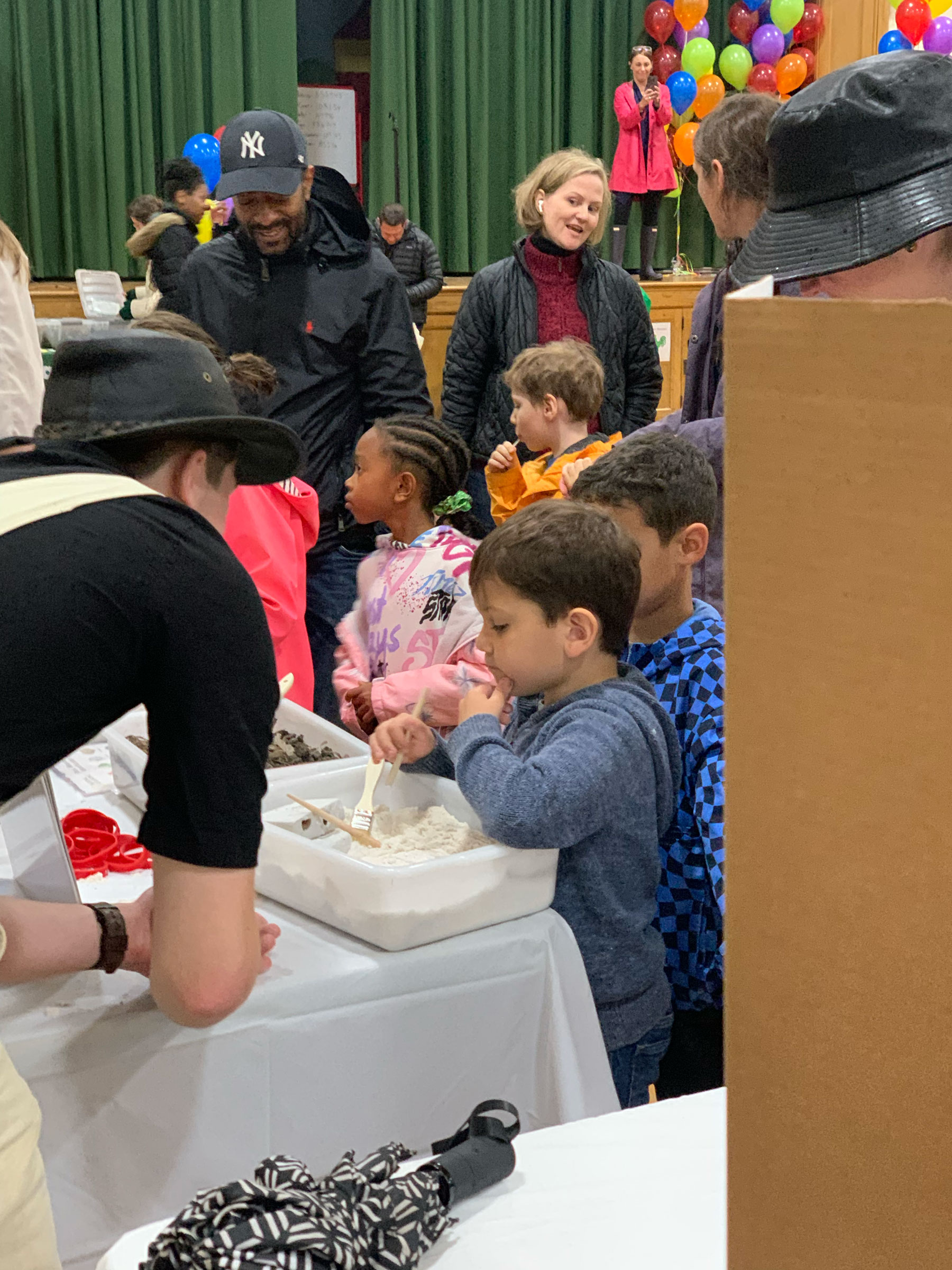 elementary school students at EAES table