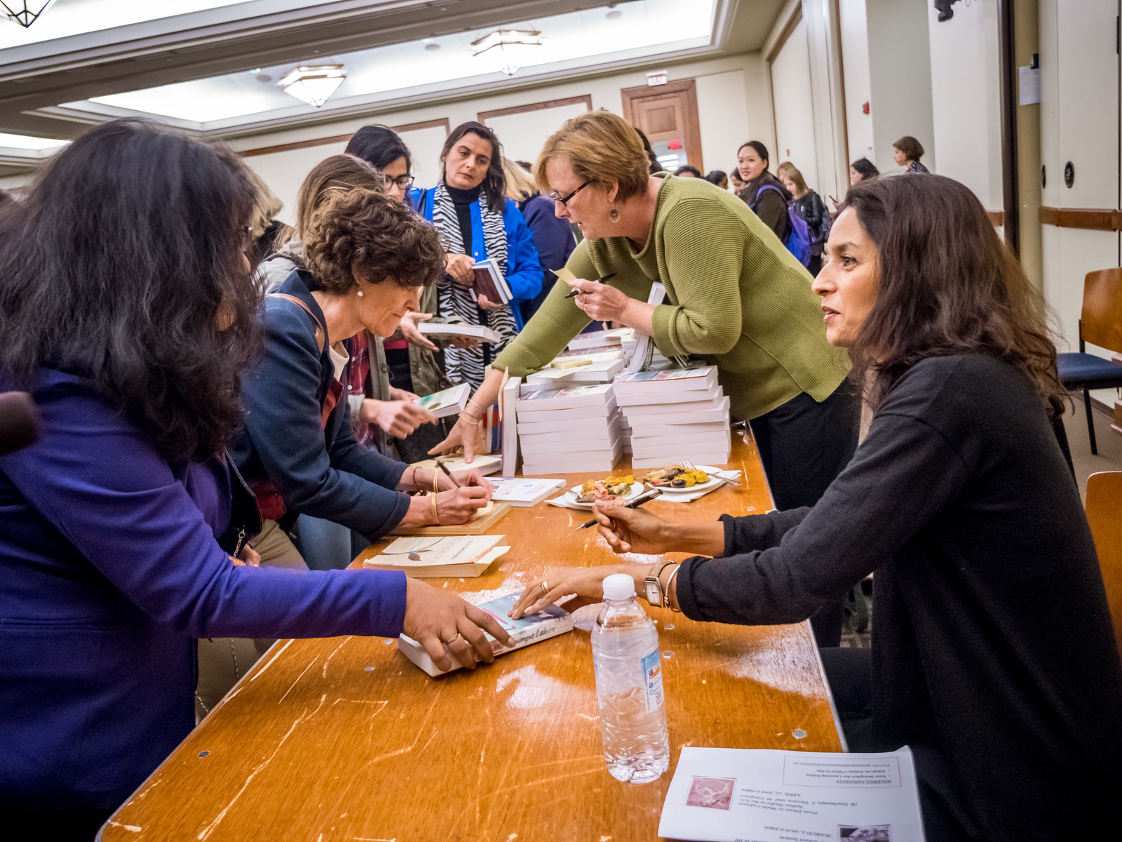 Jumpa Lahiri book signing