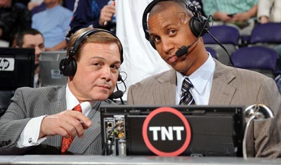 Photo of Mike Fratello and Reggie Miller announcing a game on TNT.