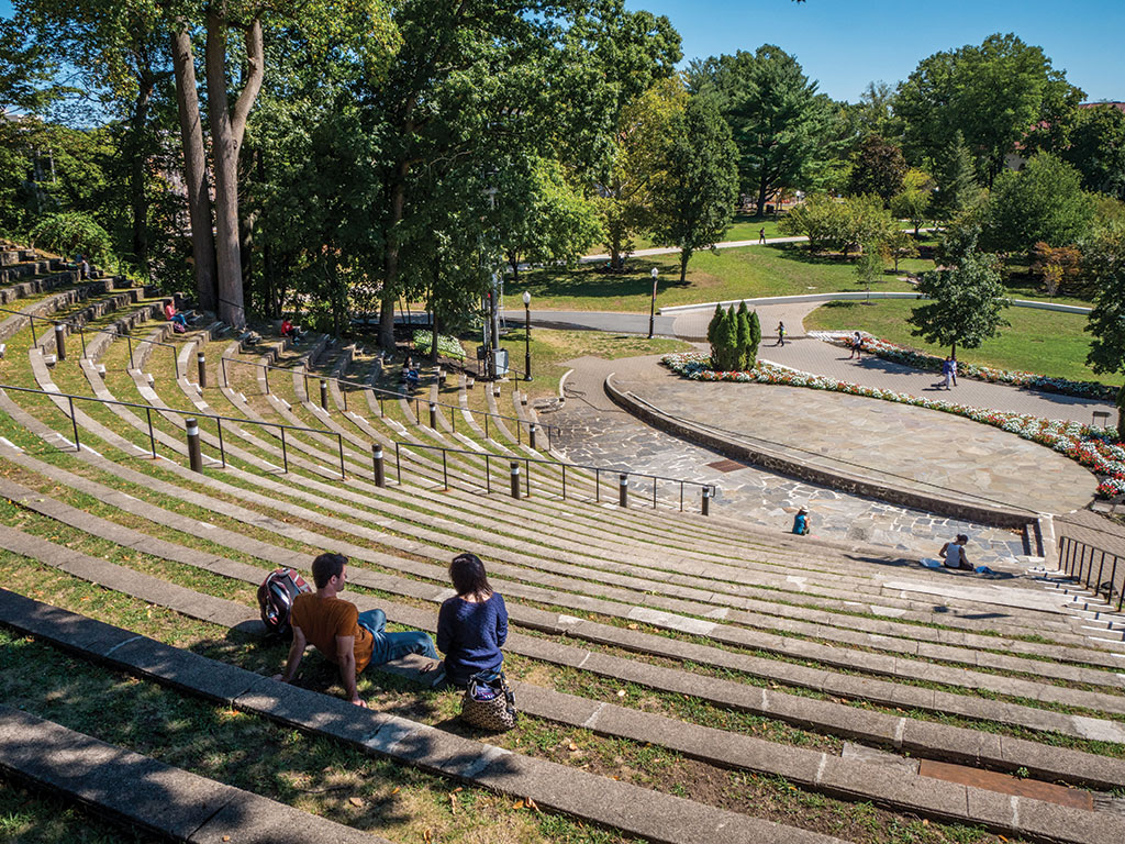 Students sitting at MSU ampitheater