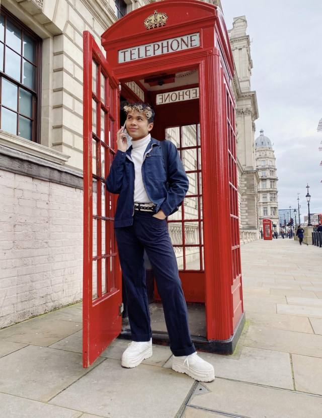 Justin Inigo “phones home” from London
