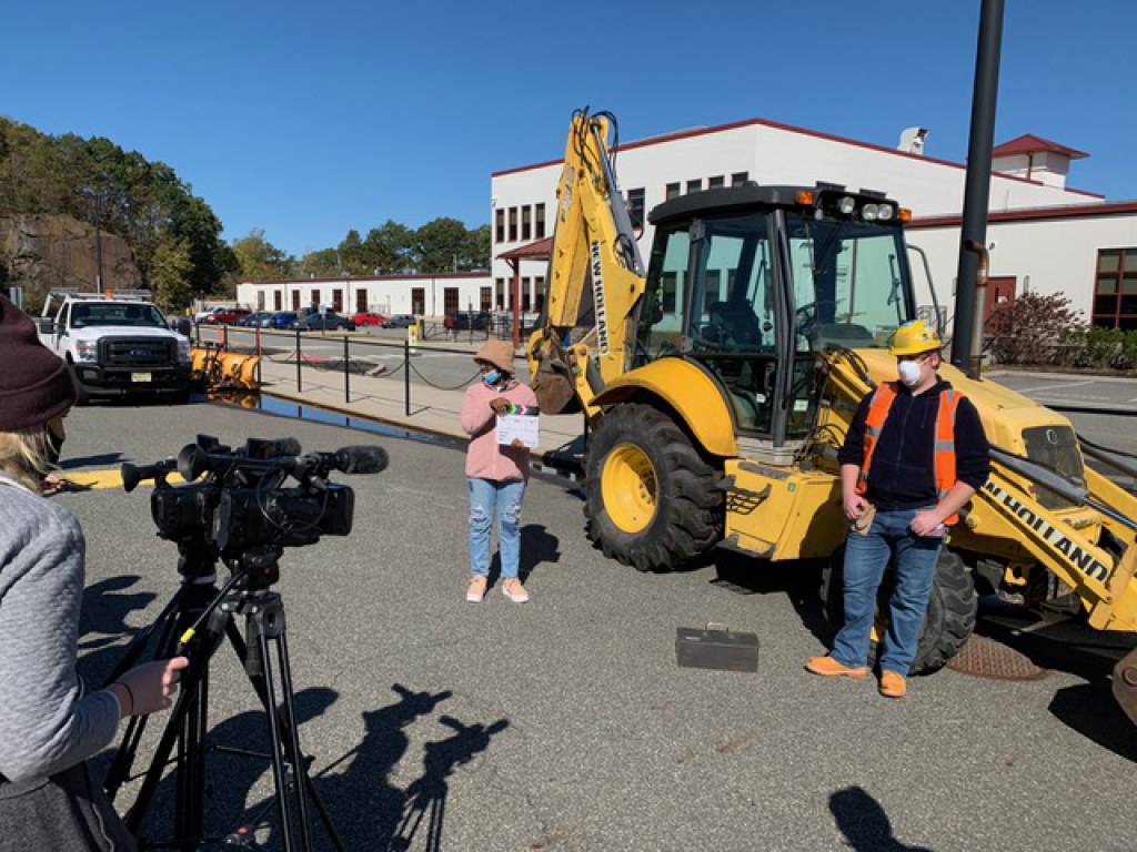 Working performed and filmed at the Kasser Theater.