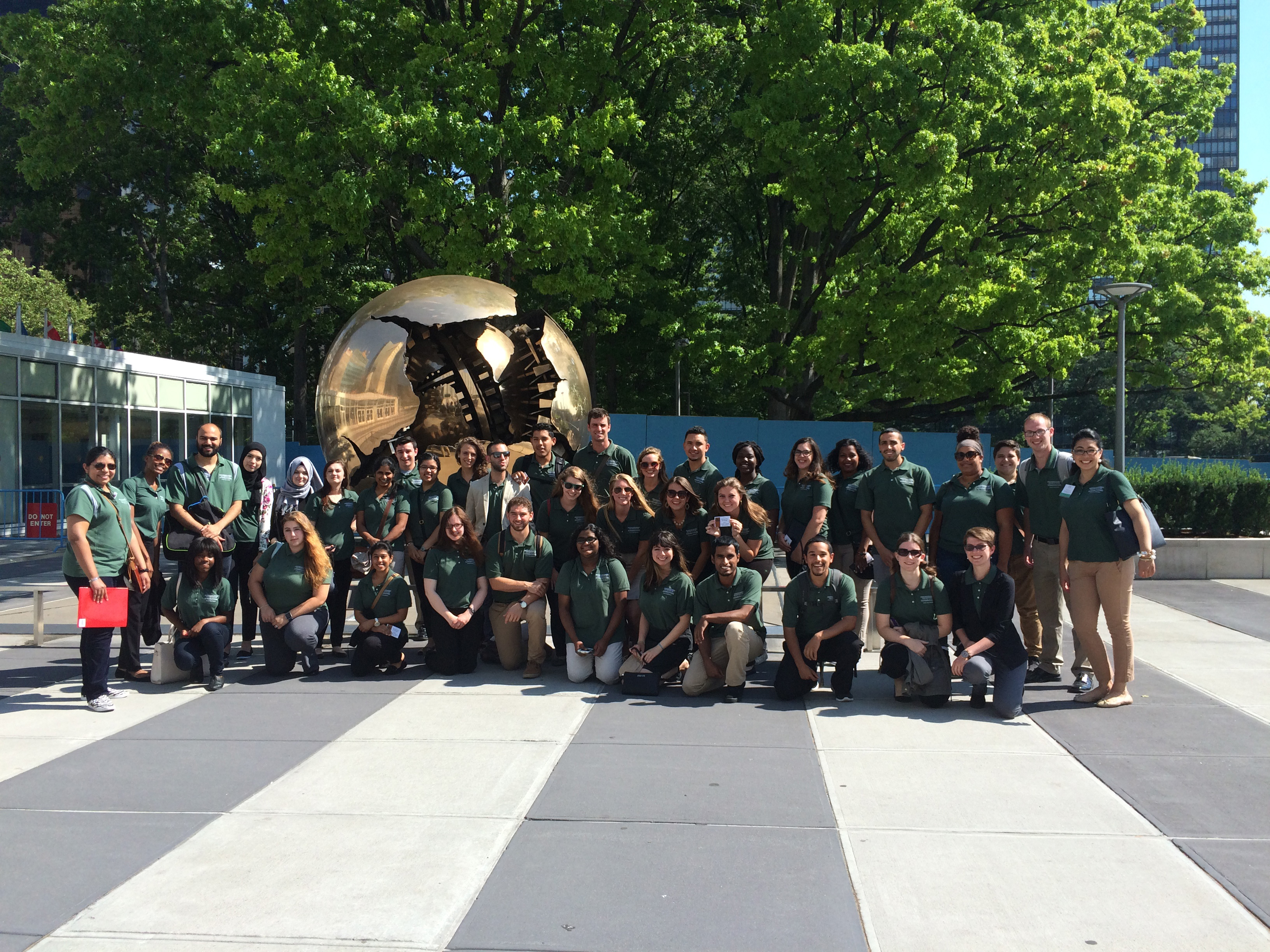 Green Teams in front of UN Globe