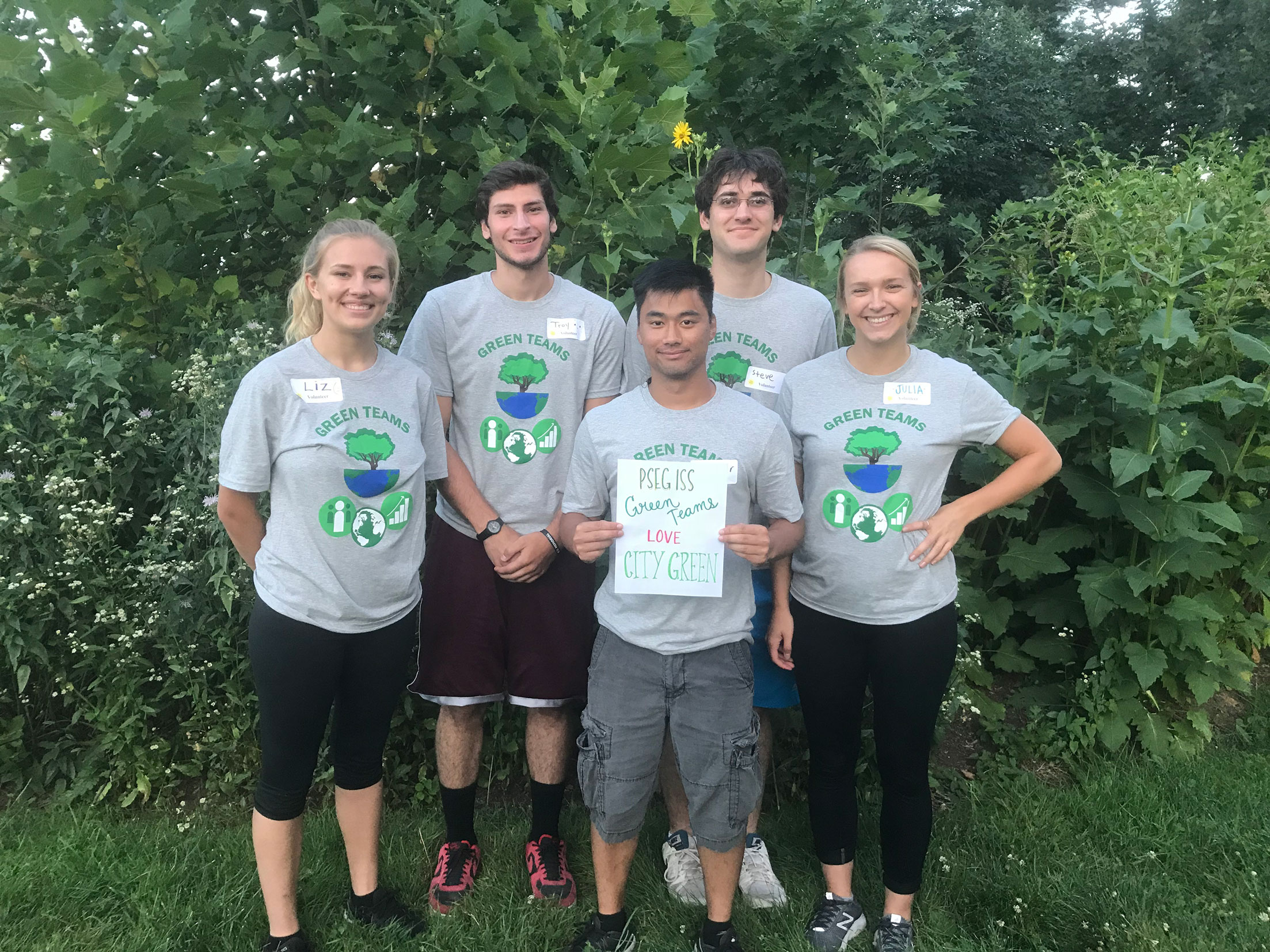 team Hydrogen House volunteering