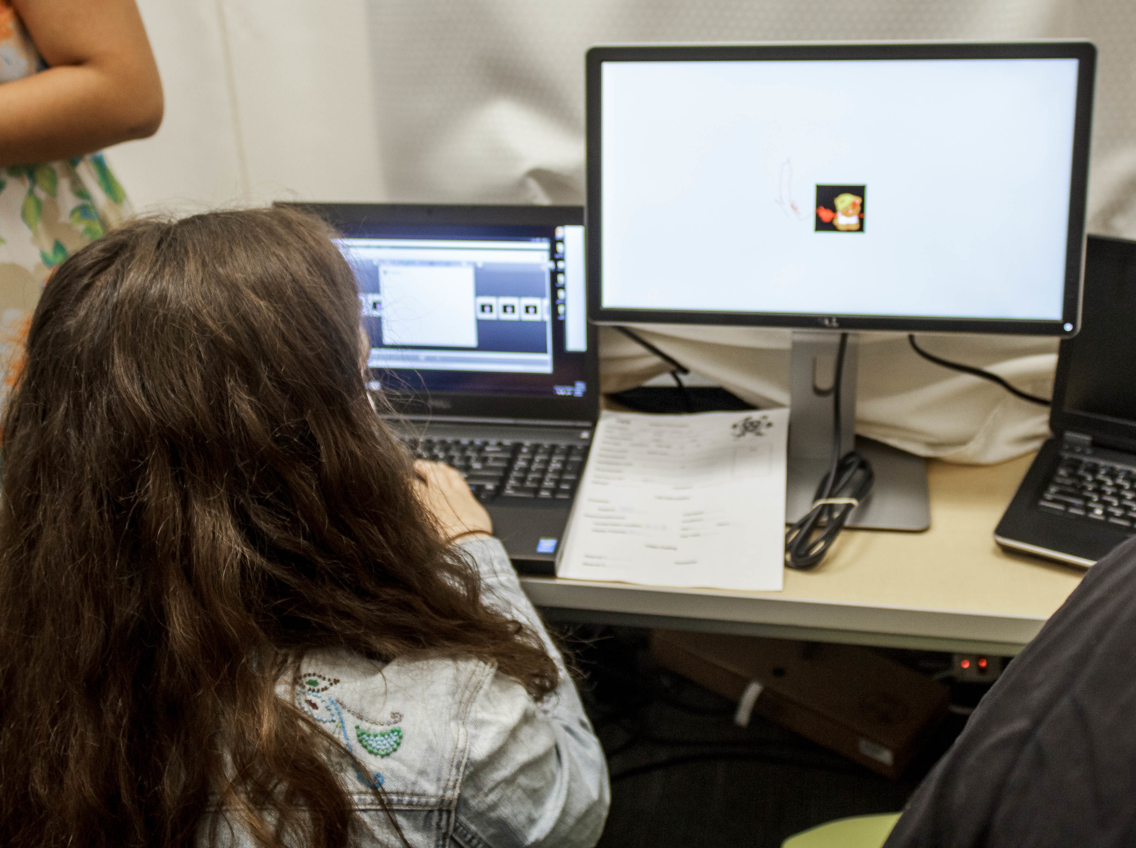 a women working on the computer.