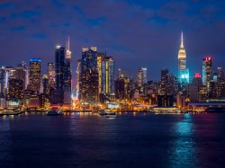Photo of the New York City skyline at night