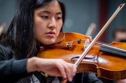 violinist playing