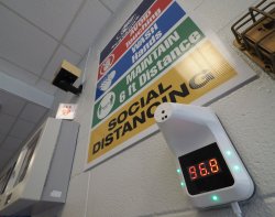 Image of Social Distancing sign