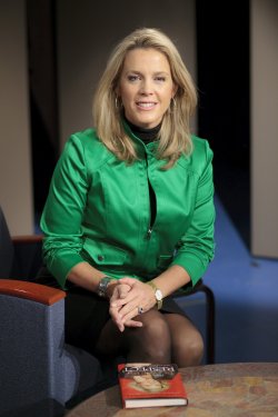 Deborah Norville, the 2009 Allen B. DuMont Broadcaster of the Year.