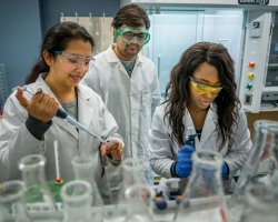 students working in biockemistry lab