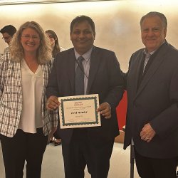 Pankaj Lal receiving his Best Mentor Award at the Casabona Future Scientists Competition