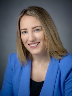 Academic Advisor Lindsey Hresko's professional headshot.