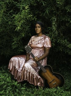 Leyla McCalla (by Chris Scheurich)