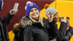 Emma Kaptein wearing a NY Giants knitted hat