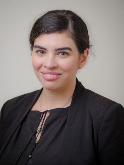 Headshot of Isabel Iparraguirre.