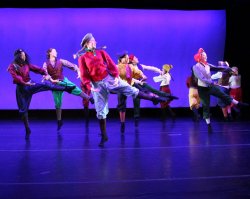 The Skater’s Ballet, first on the program, photo ©Costos.