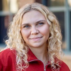 Headshot of Savannah Barillari