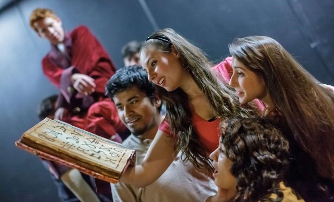 BFA students rehearsing.