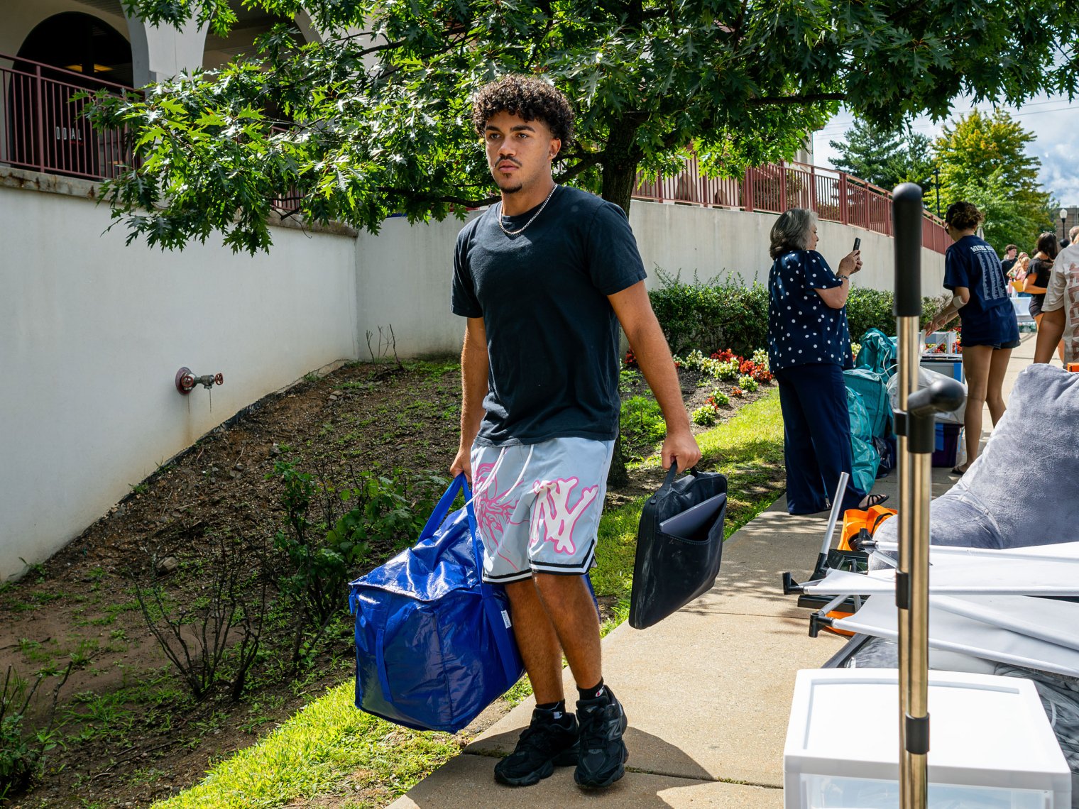 Joziah Rivera moves into his dorm.