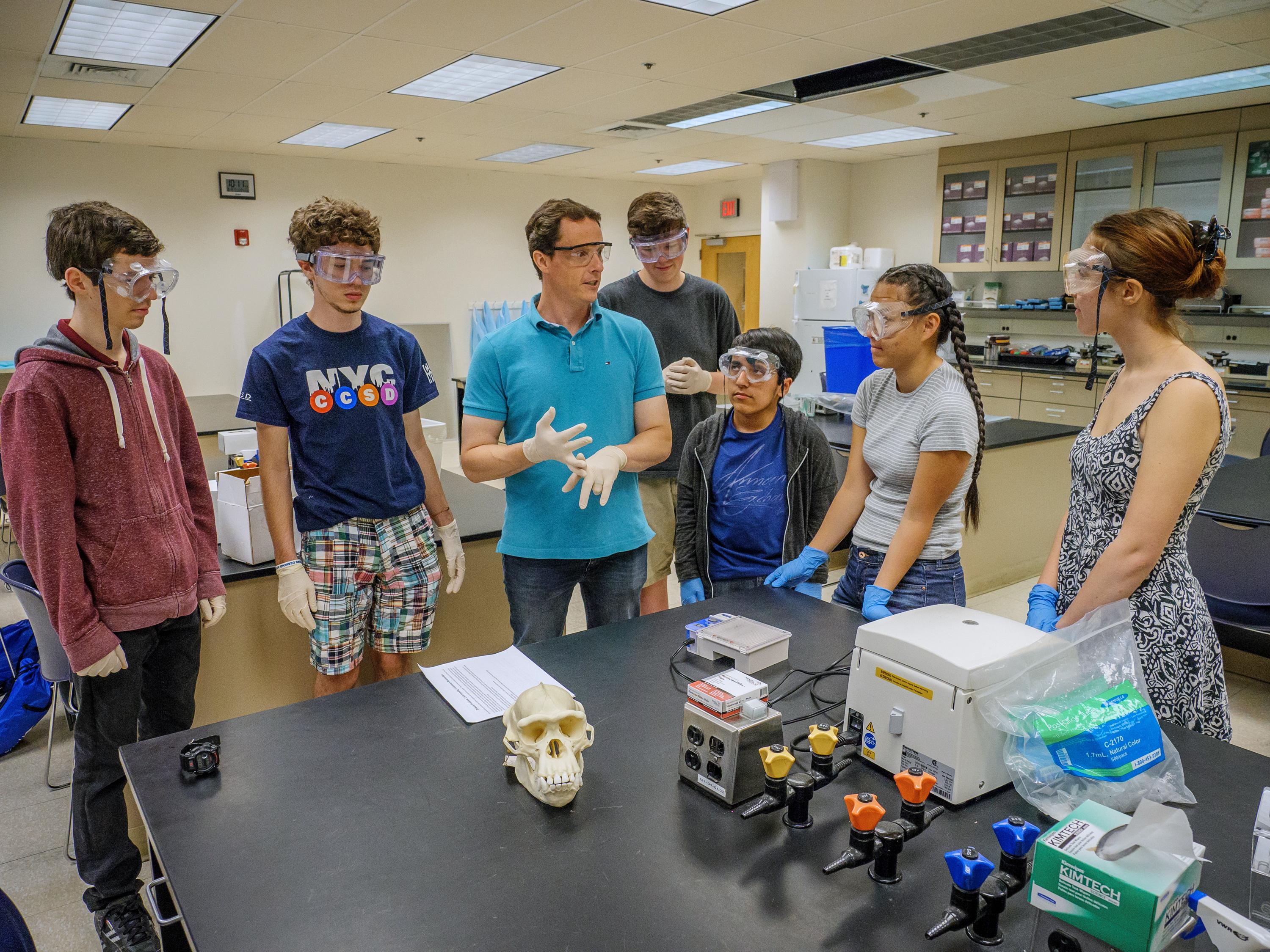 Weston students in Dr. Robert Meredith's Lab